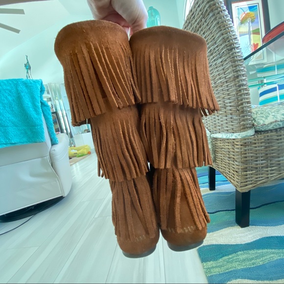 Minnetonka Moccasin Boots - Picture 3 of 7